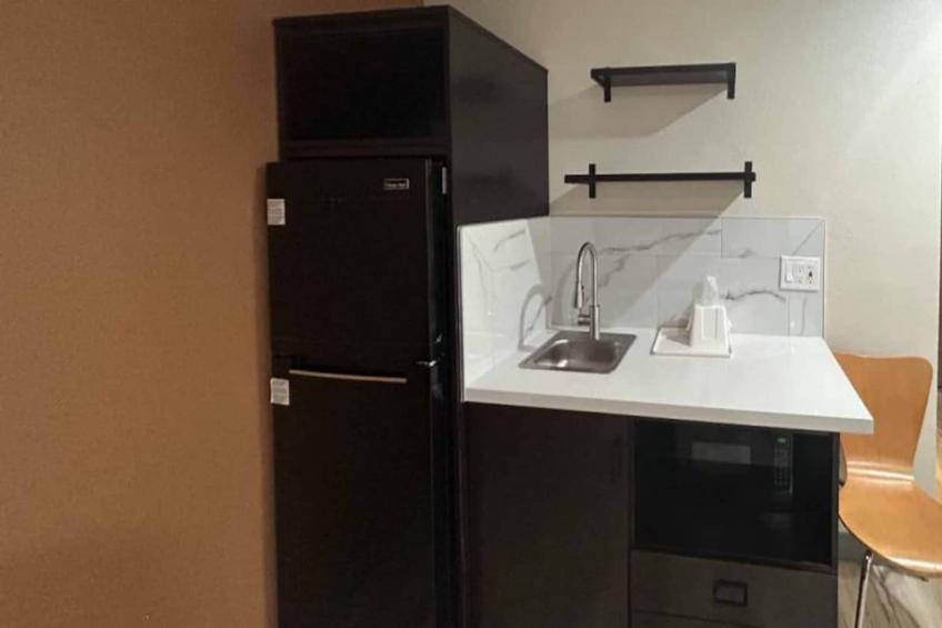 1 Queen Bed  Non-Smoking Kitchen Sofa-Bed - foto 13