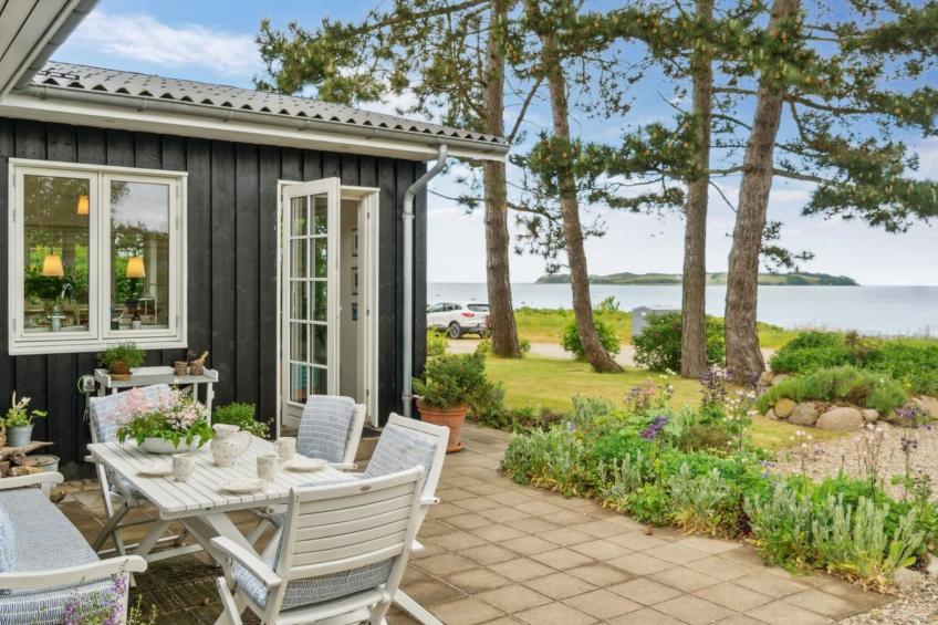 "Varma" - 25m from the sea in Sealand