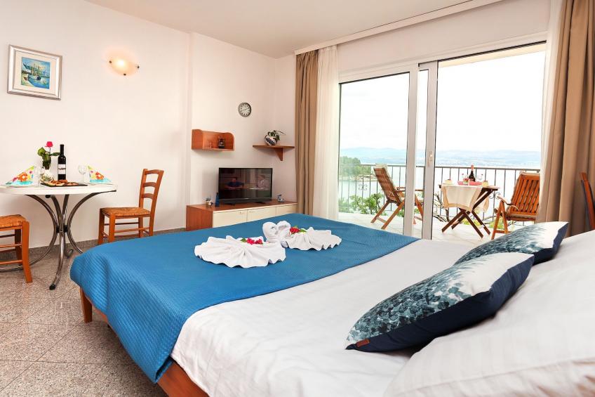Splendid Beachfront Medveja Apartments - Studio with Balcony and Sea View 2 - foto 3