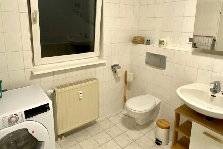 Moderne und gemütliche Ferienwohnung in Zwickau free Wifi und Netflix - foto 8