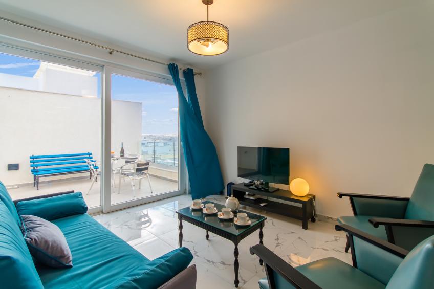 Sunny penthouse modern 2 bdr - Sliema