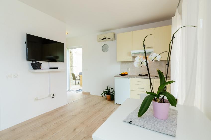 Color Apartments - Standard One-Bedroom Apartment with Terrace and Partial Sea View (Red) - foto 4