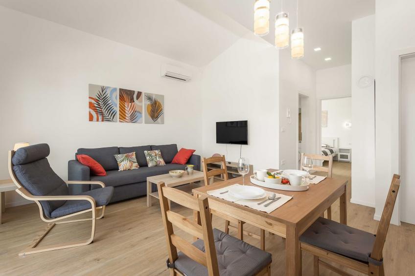 Lana Luxe - One Bedroom Apartment with Balcony - foto 8