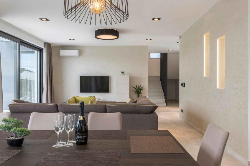 Villa met privézwembad en jacuzzi - BF-MMXRZ - foto 14