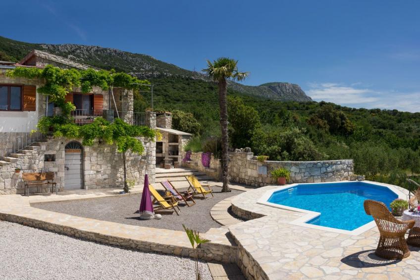in Kaštel Lukšić mit großer Terrasse und Bergblick - foto 2
