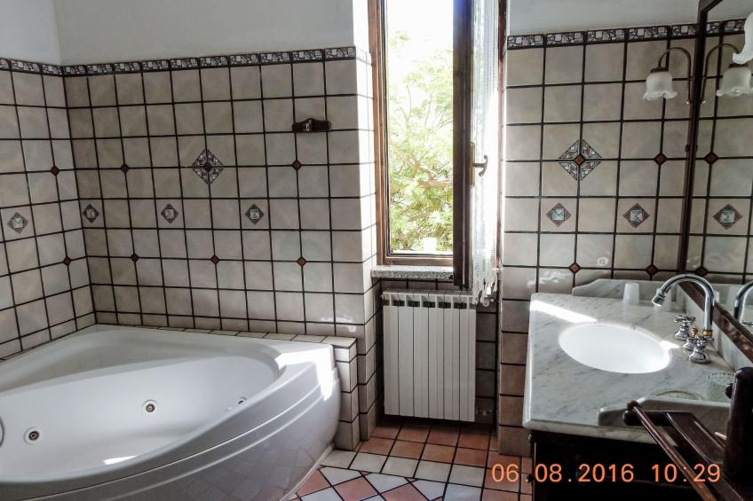 Schönes Ferienhaus mit Garten und Whirlpool - foto 11