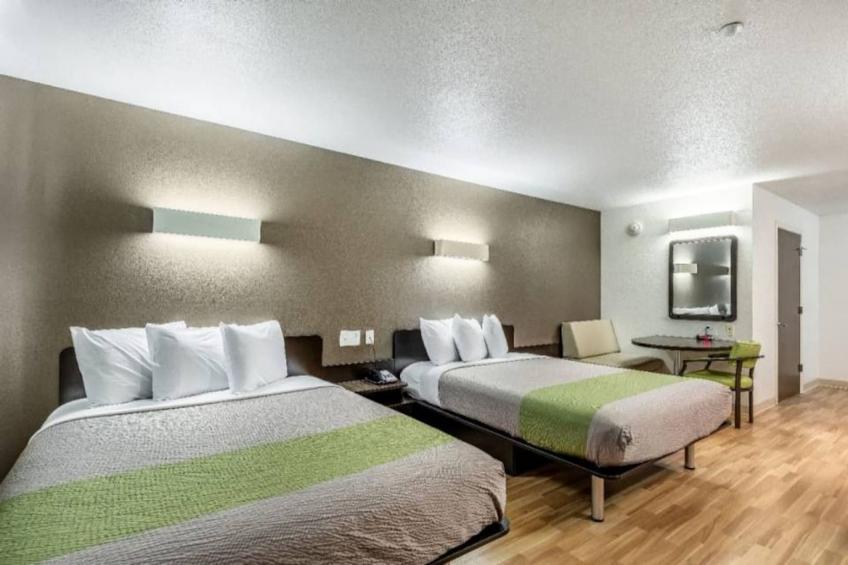 2 Full Beds  Suite Non-Smoking Kitchen - foto 25
