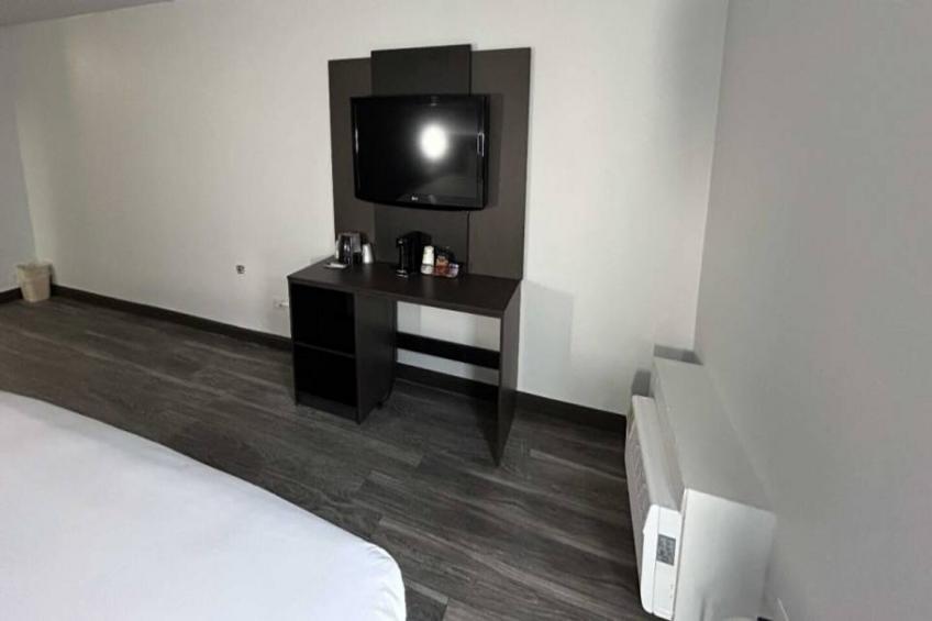 1 King Bed  Suite Non-Smoking Kitchen - foto 6