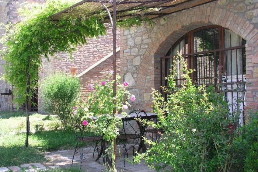 mit Zwischenebene und eigener Laube