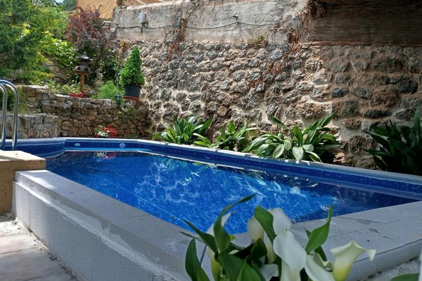 Haus für zwei Personen mit privatem Pool in den Bergen. - foto 14