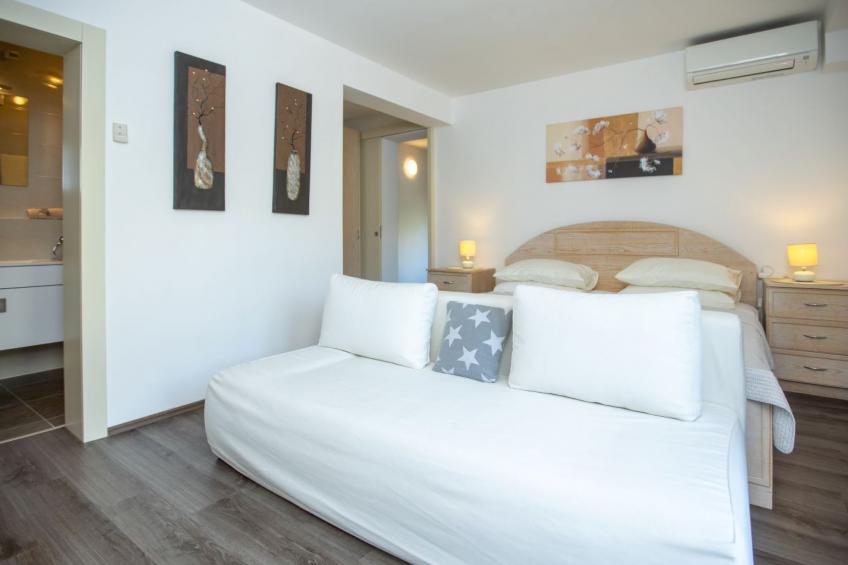 Appartement in Duće mit Großem Balkon - foto 3