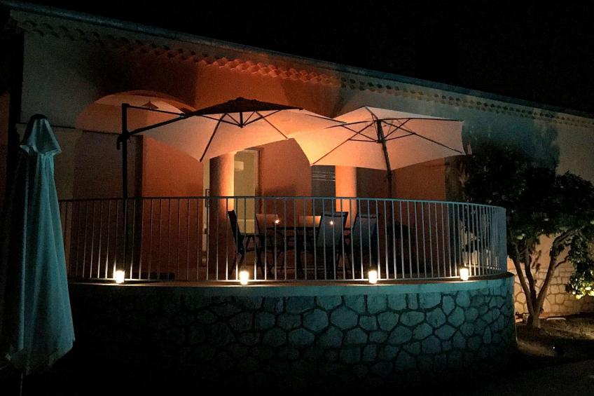 Geräumige und elegante Villa mit großem Garten, Swimmingpool und 3 Schlafzimmer - foto 7