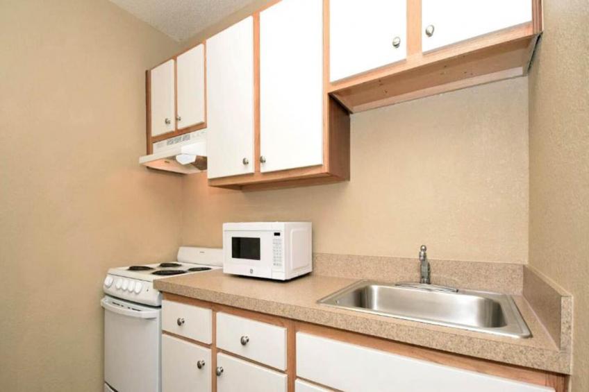 1 Queen Bed | Non-Smoking, Kitchen, Sofa-Bed - foto 4