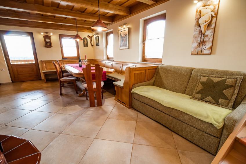 Vivid Hillside Country House with Hot-Tub and Sauna - Two Bedroom Country House