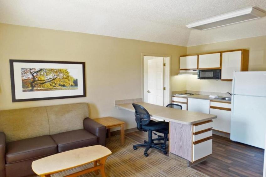 1 King Bed | Hearing Accessible, Kitchen - foto 29
