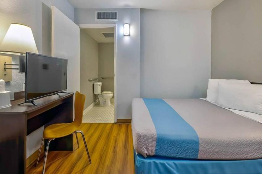 1 QUEEN BED - foto 6