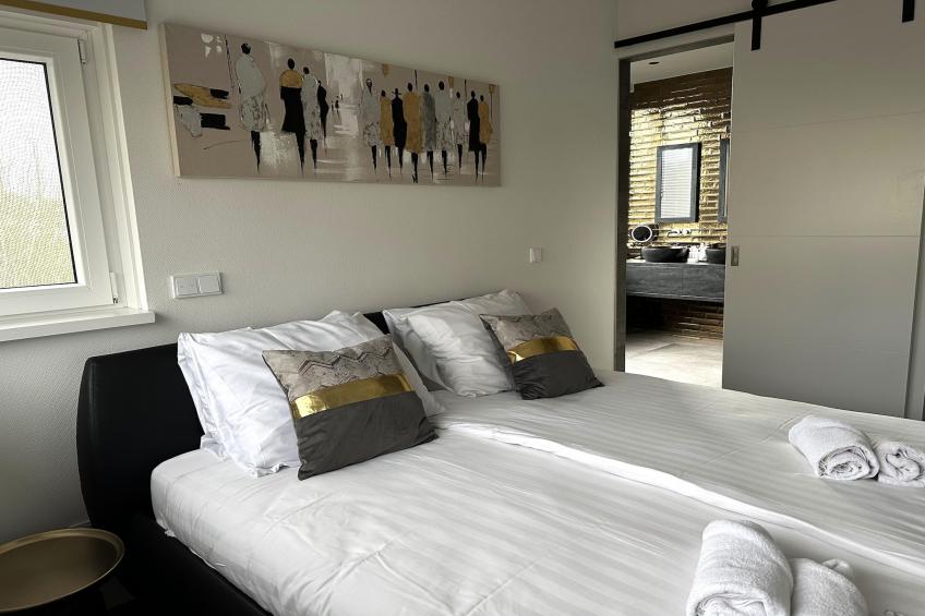 Luxe villa aan het water - foto 21