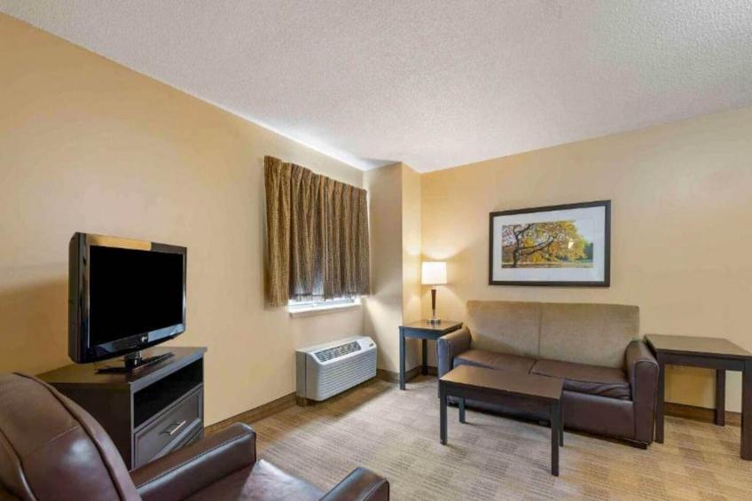 1 Queen Bed | Non-Smoking, Kitchen - foto 32