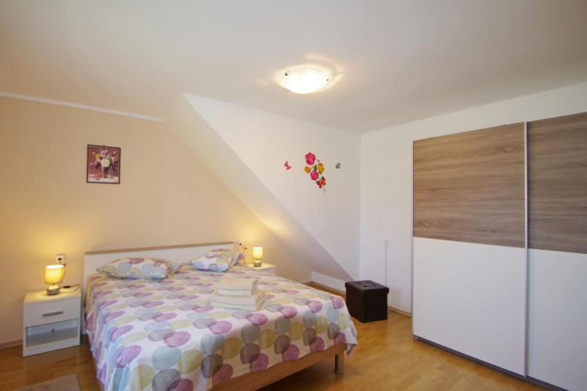 Schönes Haus mit großer grüner Umgebung, Pool - foto 16