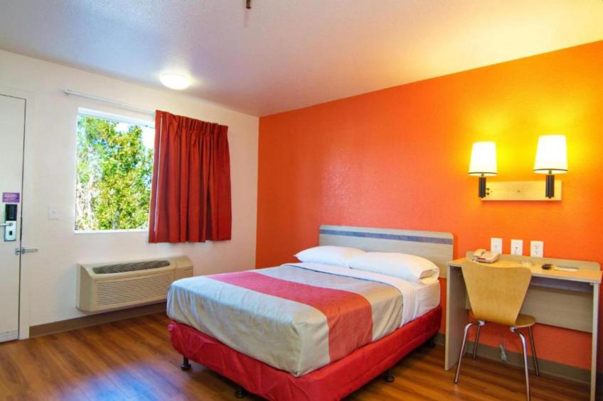 1 Queen Bed  Mini Fridge