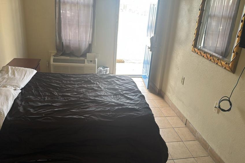 US_DLS060_Queen Bed Non-Smoking - foto 6