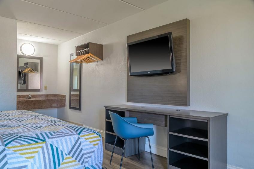 2 Queen Beds  Non-Smoking Kitchen - foto 8