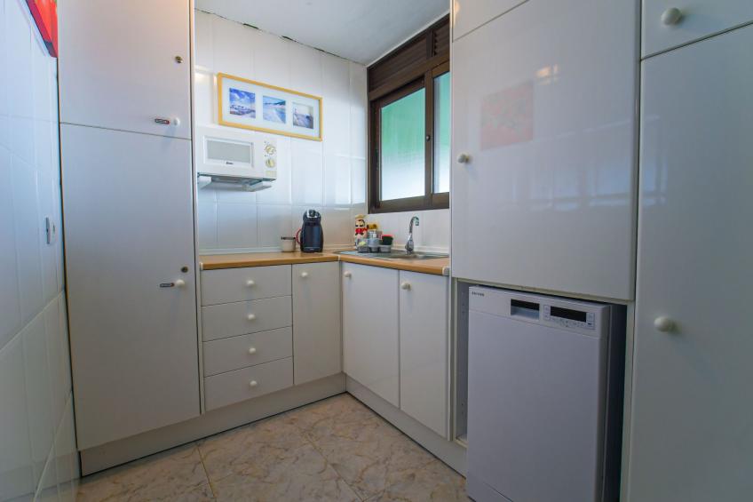 Zweitstöckiges Ferienvilla mit Terrassen, Pool, Sauna sowie herrlichem Berg- un - foto 31