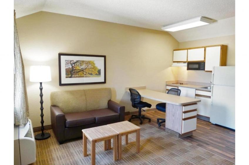 1 King Bed | Hearing Accessible, Kitchen - foto 10