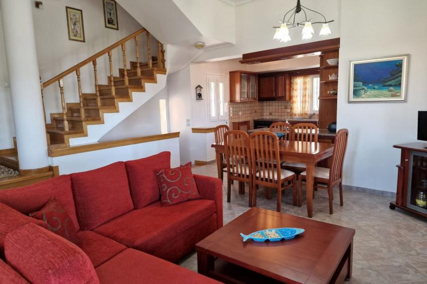 Vollständig umschlossene und großzügig angelegte dreistöckige Ferienvilla mit f - foto 8