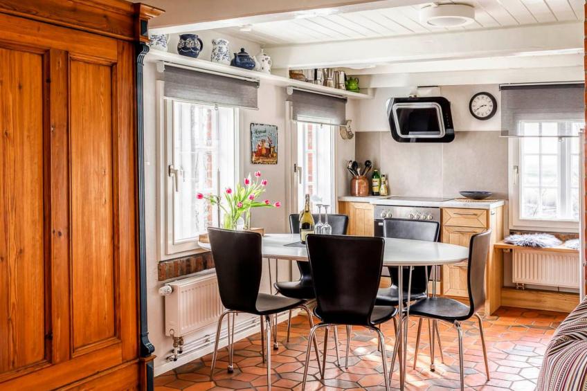 Reetdachhaus inmitten von Wiesen und Feldern - foto 15