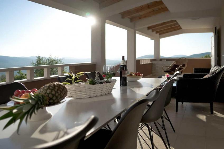Peaceful Escape with Mountain Views, Heated Pool and Modern Amenities in Radošić - Four Bedroom Villa - foto 5