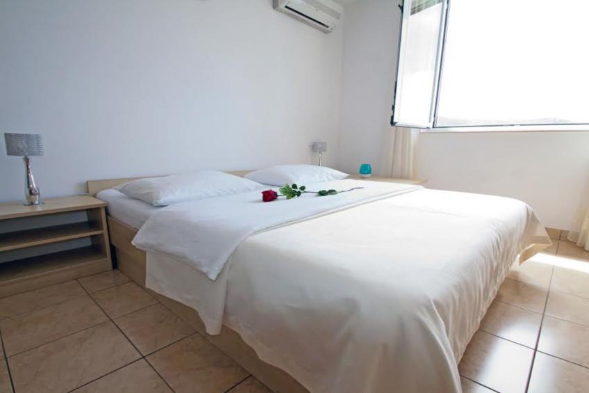 Beachfront Apartments Tamarix - Superior One Bedroom Apartment (Grand) 1 - foto 7