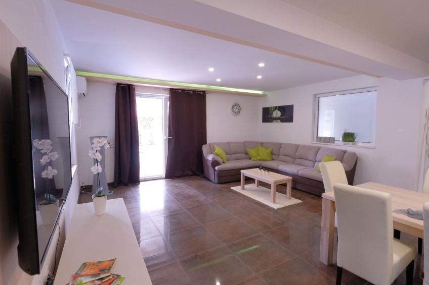 Newly built (2018), fully detached holiday villa with a private swimming pool - foto 17