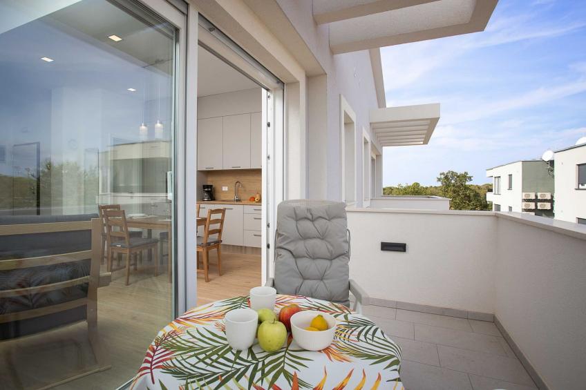 Lana Luxe - One Bedroom Apartment with Balcony - foto 18