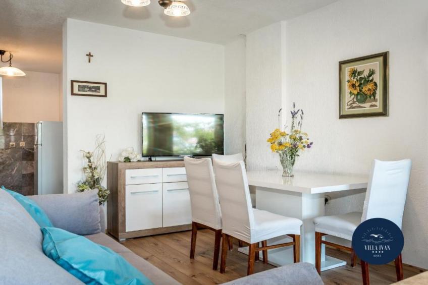 Villa Ivan apartment with balcony and sea view A2 - foto 12