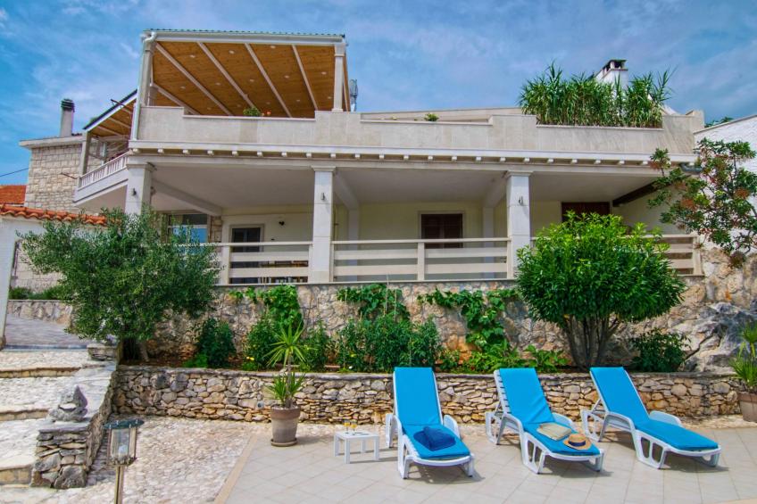 Ferienvilla "Lucian" mit Blick auf das Wasser - foto 5