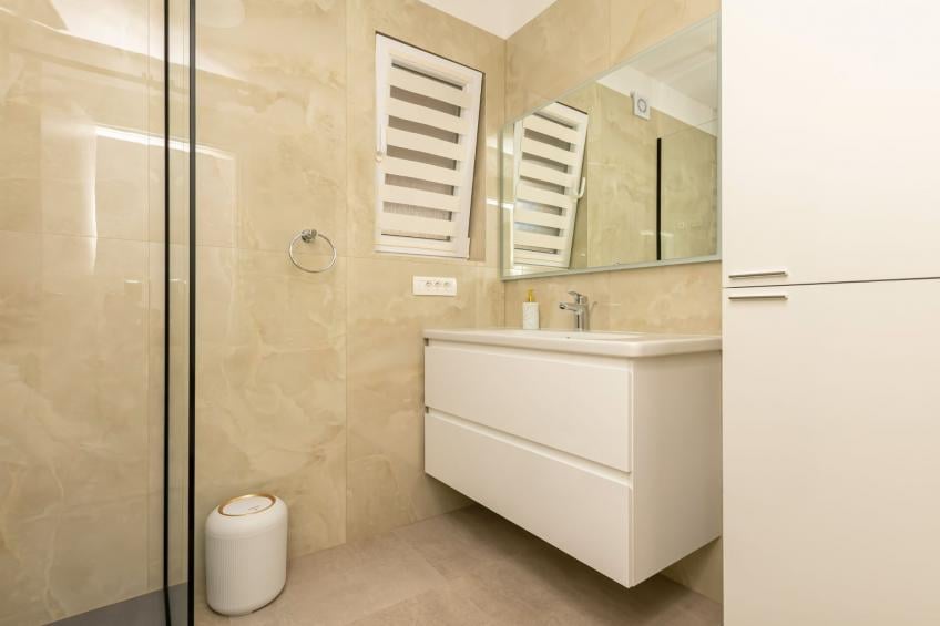 Apartments Hope (Dugi Rat) - Three-Bedroom Apartment with Jacuzzi  (Stanko) - foto 18