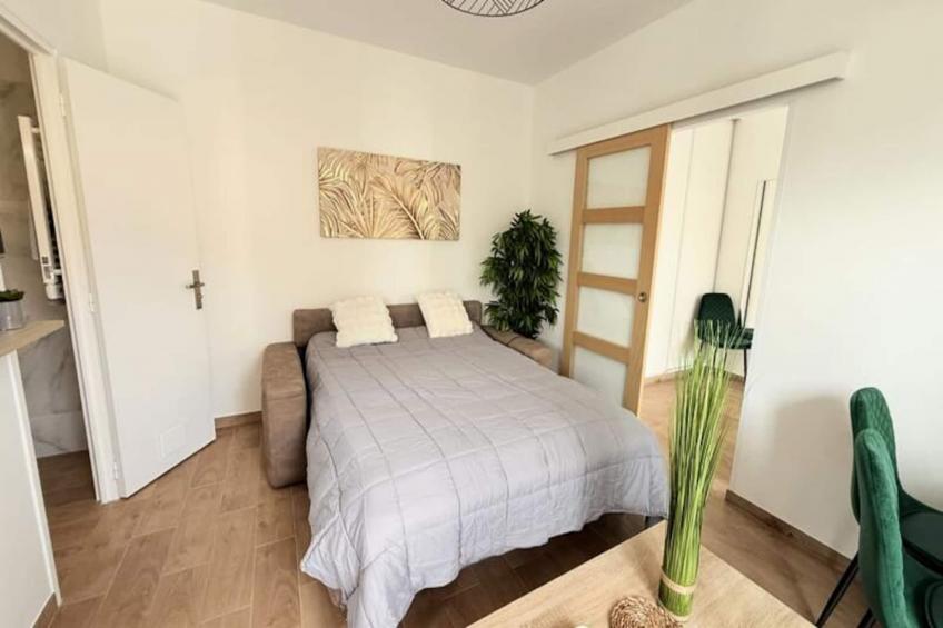 06cp - Beau T2 Super équipé Avec Terrasse - foto 22