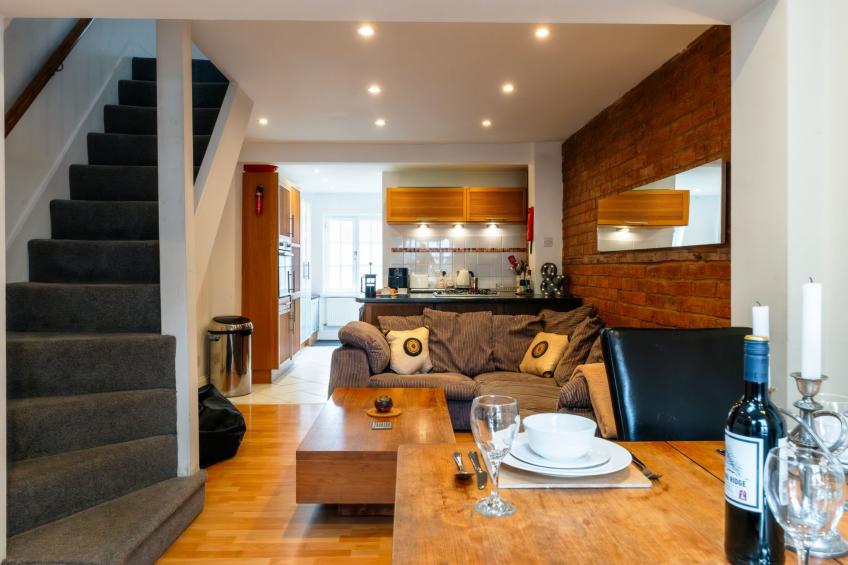 Three Storeys in Newent