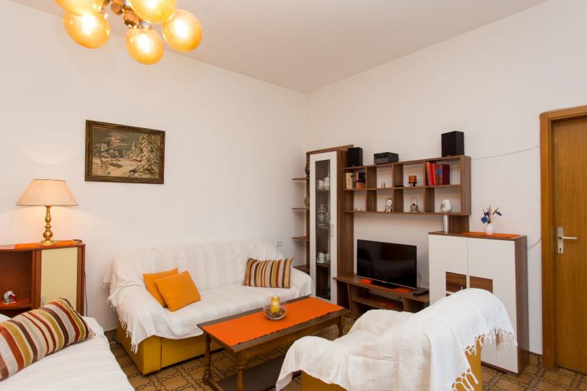 Strandnahe Ferienwohnung Jure mit großer Terrasse - foto 11