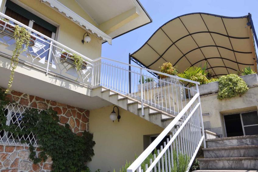 Vakantiewoning Appartement met privétuin op een gunstige locatie aan het meer - VW-2ZFCN - foto 4