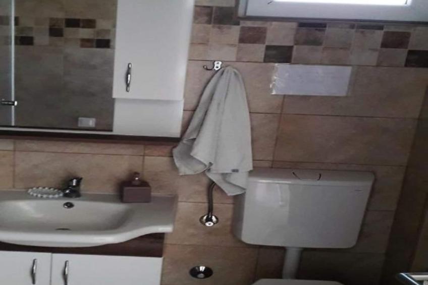 Adriatic Haven – Cozy Tivat Apartment with a Terrace - One Bedroom Apartment - foto 13