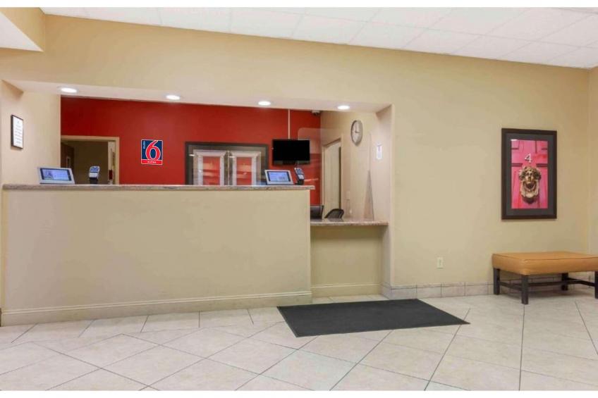 1 King Bed | Non-Smoking, Kitchen - foto 30