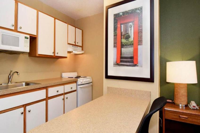 1 Queen Bed | Non-Smoking, Kitchen - foto 4