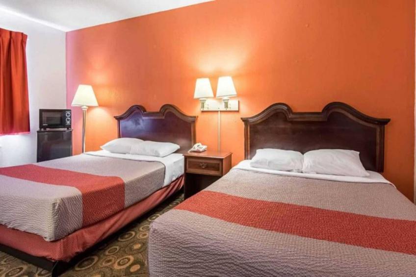 2 Queen Beds  Non-Smoking Micfridge - foto 5
