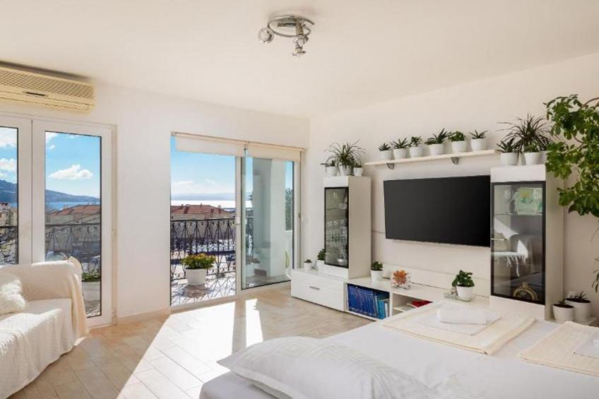 Omis River & Sea Escape - One Bedroom Apartment with Balcony and Sea View - foto 3