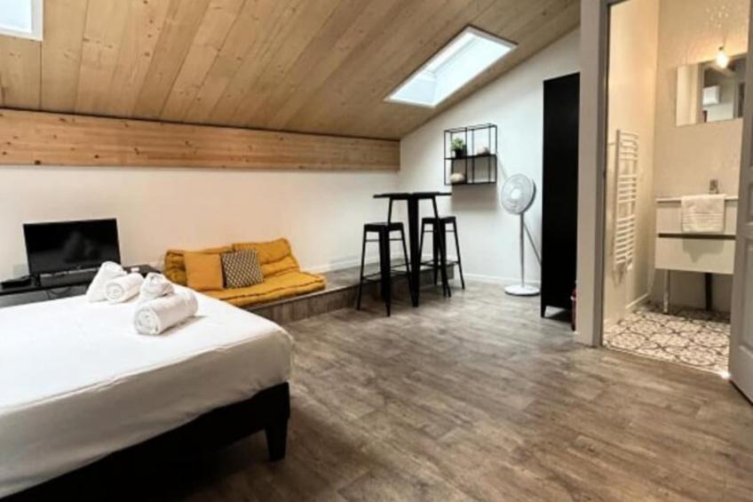 Appartement Rénové Avec Belle Pierre Et Climatisation Pour 2 Personnes - foto 19