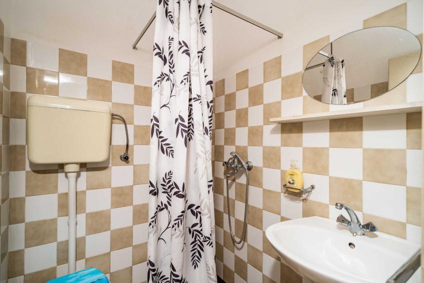 Apartments Klis -Two-Bedroom Apartment with Terrace - foto 15