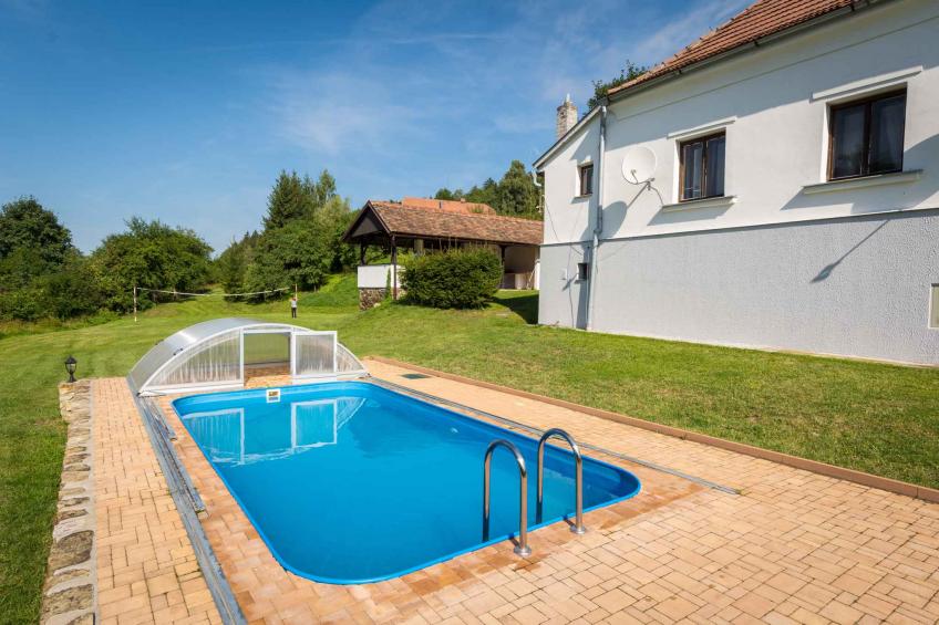 maison de vacances avec piscine en plein air et terrasse - BF-BPC5