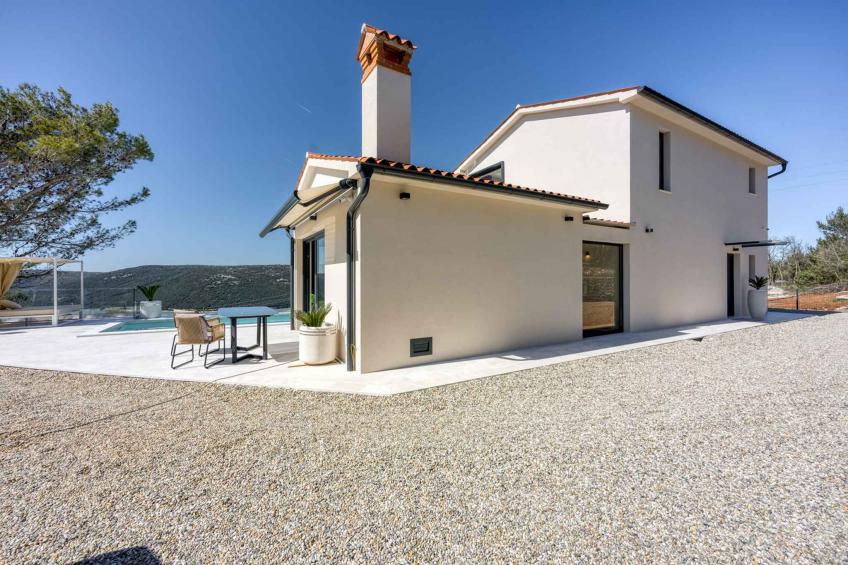Villa met verwarmd zwembad en jacuzzi - BF-6M3YF - foto 12